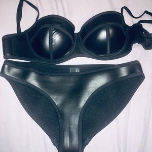 Original Triangl Matte Black cupped bikini
